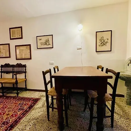 Fantasti-casa Al Holiday home Colonno